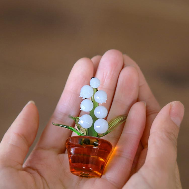 楽天市場】幸せ運ぶ 鈴蘭 ガラス スズラン ガラス細工 置物 がらす