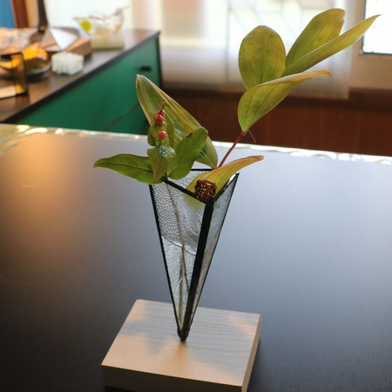 楽天市場】【ふるさと納税】三角錐花器 （縦6cm×横6cm×高さ12cm） 花瓶