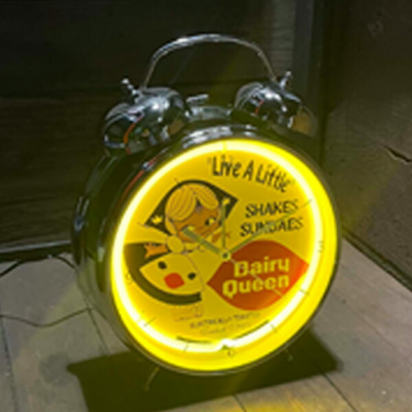 楽天市場】アラームクロック ネオンライト付き デイリー クイーン