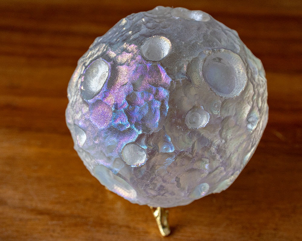 楽天市場】水晶の月 イシス クリスタルムーン 彫刻 水晶 丸玉 約43mm