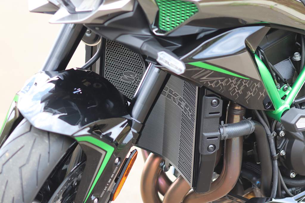 楽天市場】【ストライカー】 ラジエターコアガード Z H2 SS-CG153