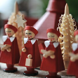 楽天市場】【xmas限定販売】 ザイフェン教会と聖歌隊 赤 : 木の