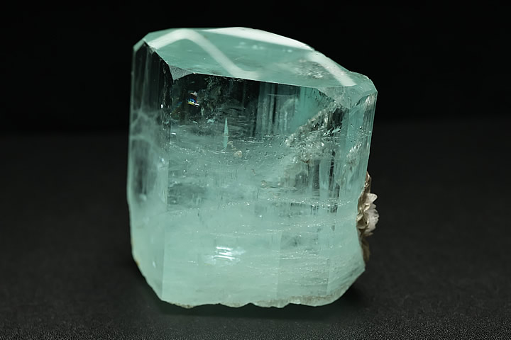 楽天市場】博物館クラス！最高品質！アクアマリン結晶 アフガニスタン