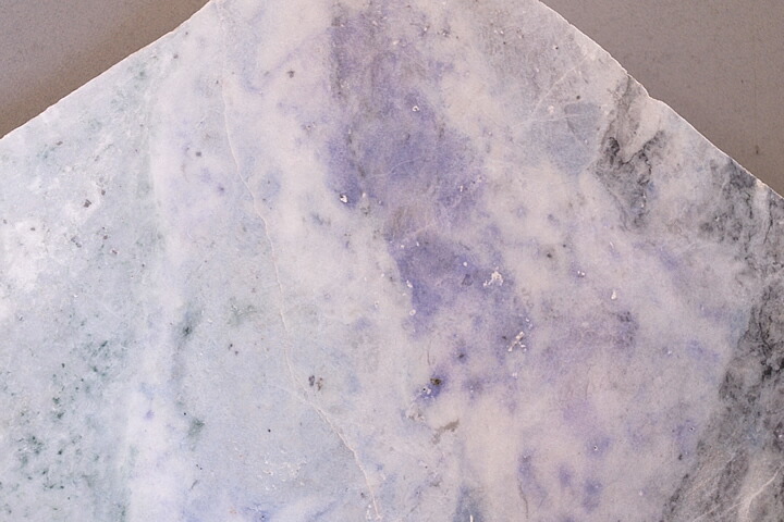 楽天市場】博物館クラス！超レア品ラベンダー糸魚川翡翠原石 特大