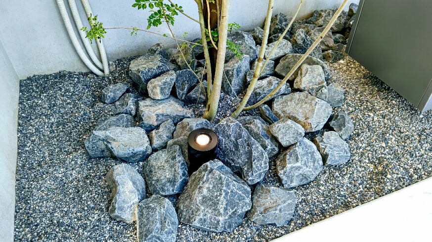 楽天市場】青砕石 50mm〜200mm 20kg 庭石 大きめ ロックガーデン 砕石