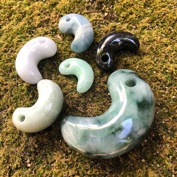 楽天市場】【一点物】 【希少】 糸魚川翡翠 勾玉 46.5g 新潟県産 幸運