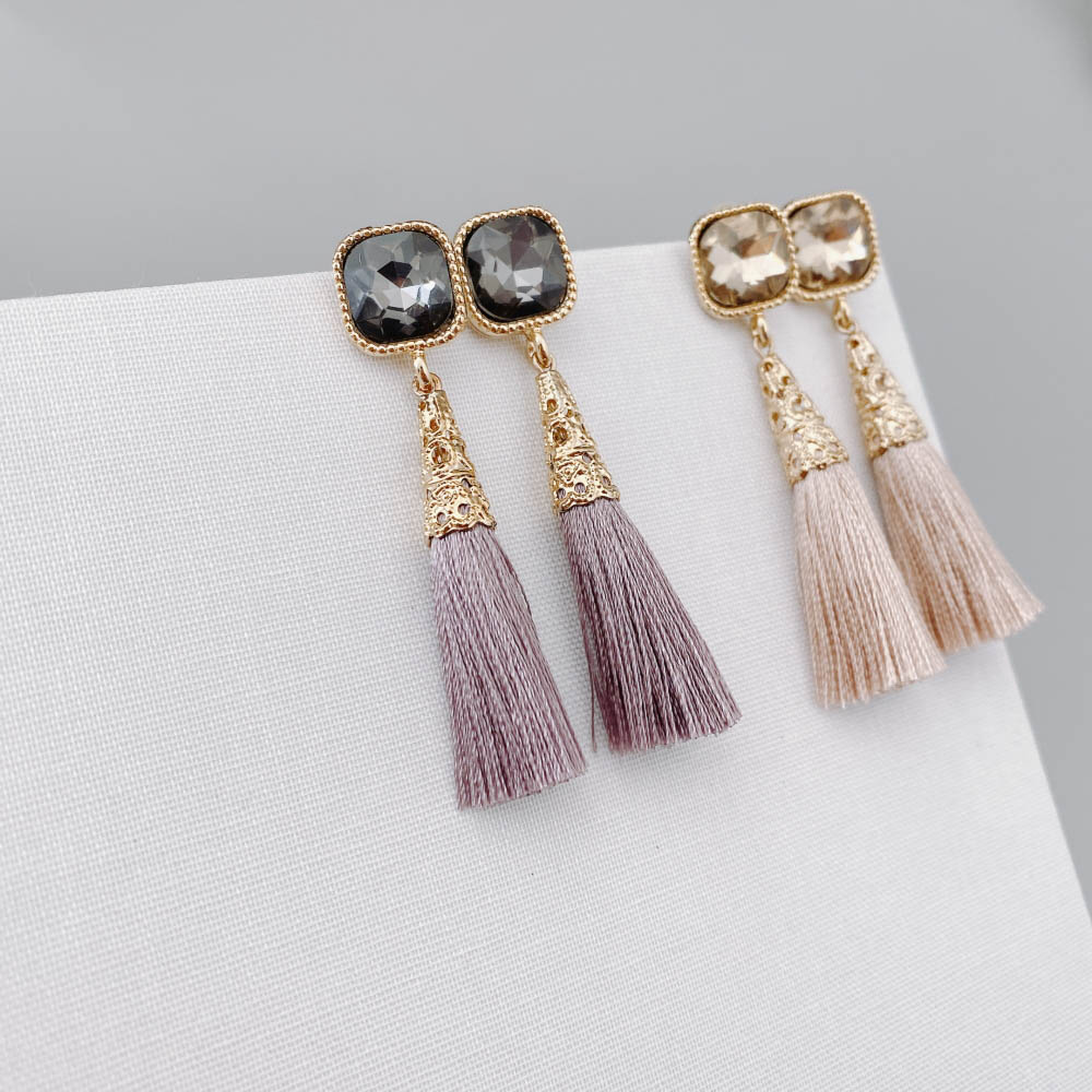 楽天市場】タッセル × ビジュー ピアス イヤリング フリンジ ロング