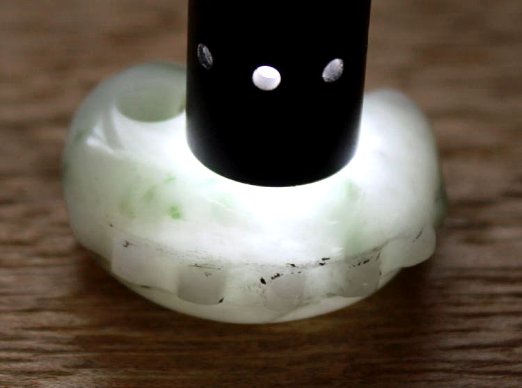 楽天市場】糸魚川翡翠勾玉 M03947豊翠 作32mm*17mm*13.8mm : 糸魚川