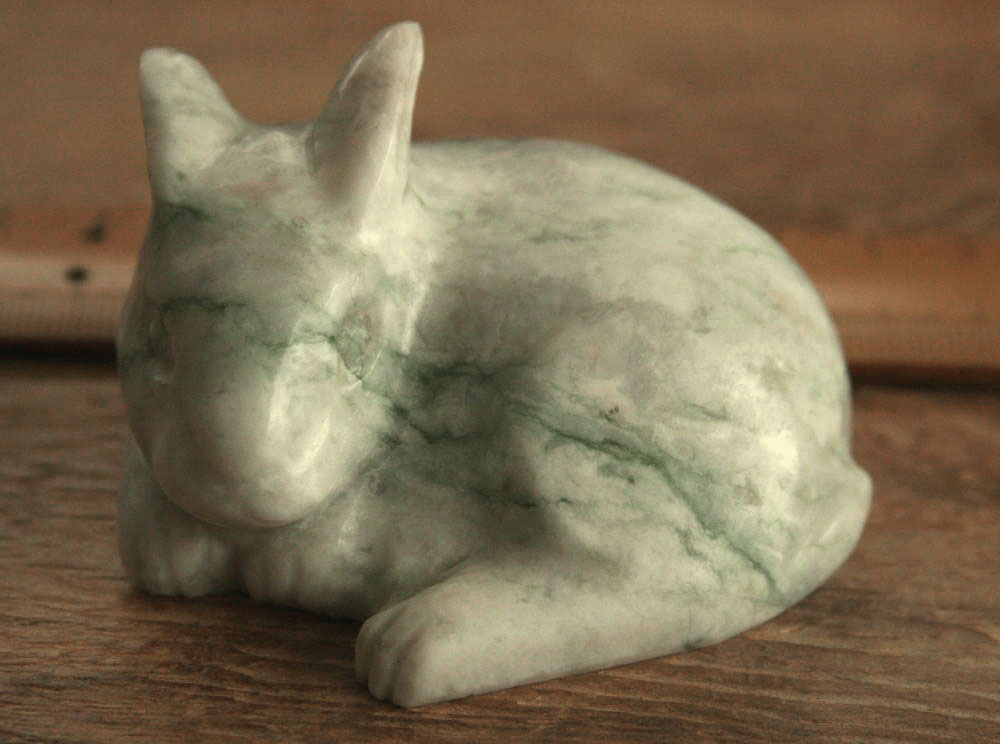 楽天市場】糸魚川翡翠彫刻（兎（うさぎ）） C01222 翠雅 作 54mm*38mm