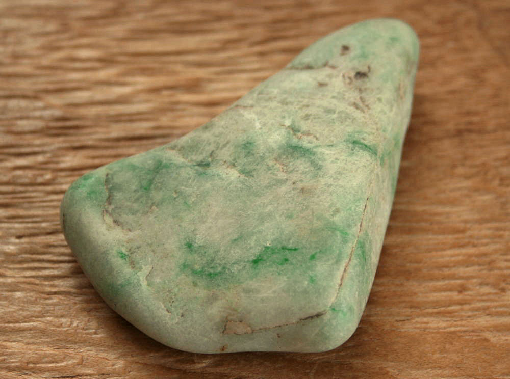楽天市場】糸魚川翡翠磨き石 G00945 翠石 作 63mm*47mm*15mm 糸魚川