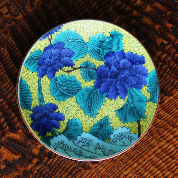 楽天市場】九谷焼 青郊窯5号皿 古九谷青手土坡に牡丹図MC-503 : 九谷