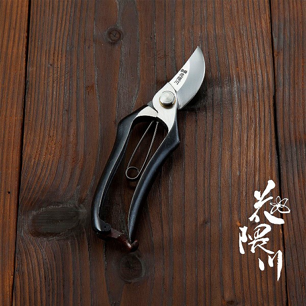 楽天市場】花隈川 剪定鋏 A型 180mm 薄刃仕上げ 鍛冶職人手造り(庭鋏