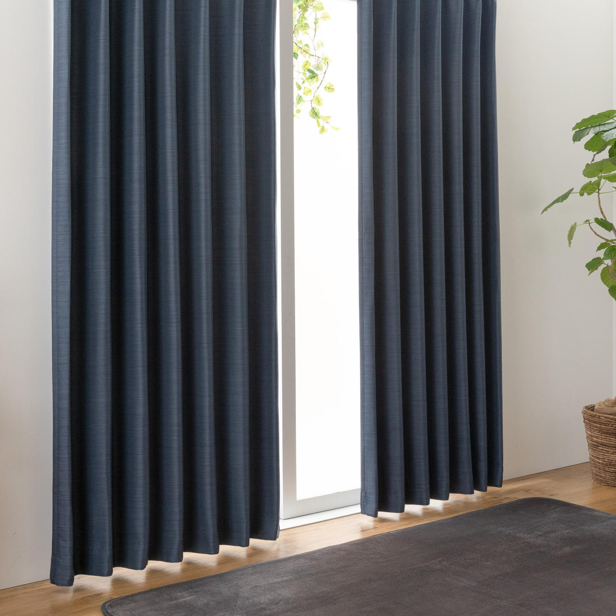 楽天市場】遮光カーテン 3級遮光 200cm×135〜230cm 形状記憶 厚地 無地