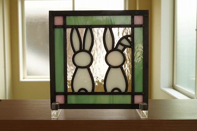 楽天市場】ステンドグラス パネル 住宅用 うさぎ 18cm×18cm 【ステンド