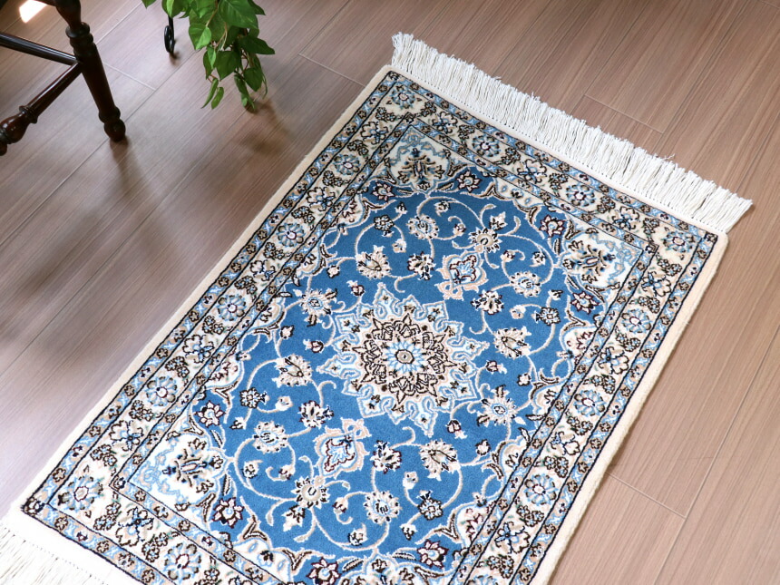 楽天市場】ペルシャ絨毯 ナイン産 9L 91×64cmブルーのメダリオン 玄関