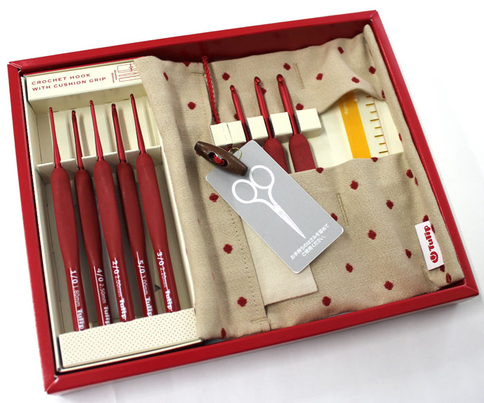 楽天市場】チューリップ ETIMO Red （エティモ レッド） クッション