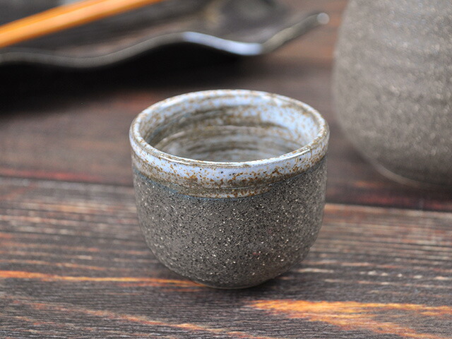 楽天市場】黒伊賀 おちょこ 60cc お猪口 盃 日本酒 熱燗 酒器 【在庫