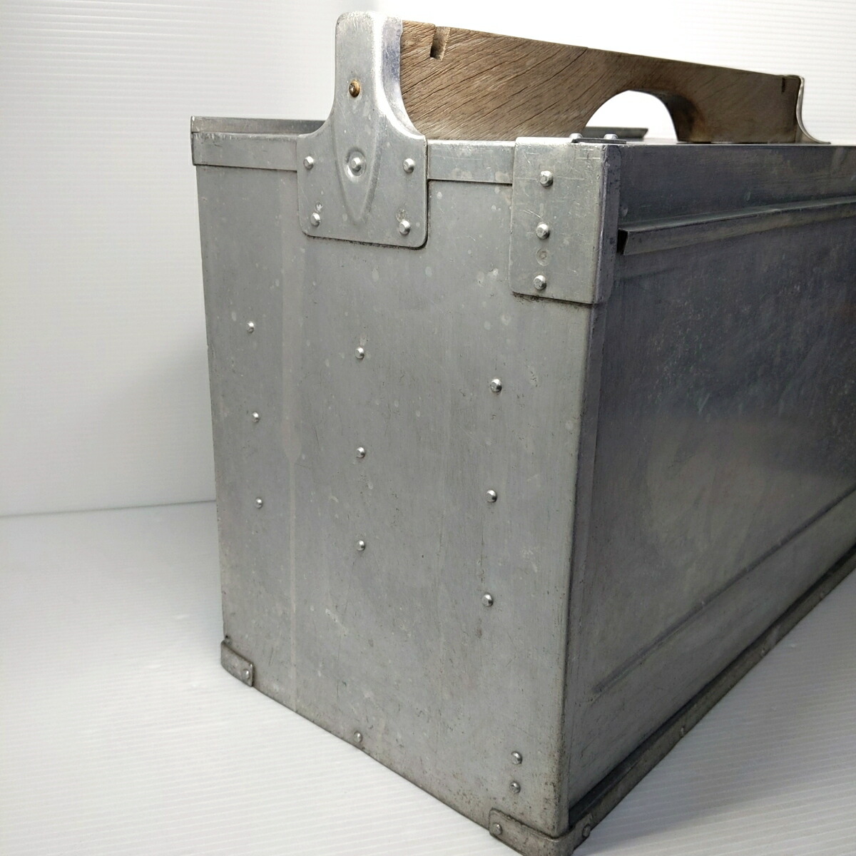 楽天市場】【中古品】おかもち 出前箱 横長 アルミ製 中板1枚〇YR