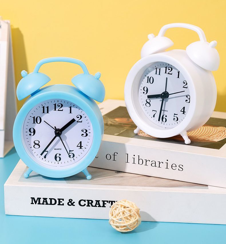 楽天市場】送料無料 目覚まし時計 置き時計 アナログ 電池式