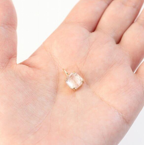 楽天市場】チューブインクンツァイト K18 ペンダントトップ（スクエア