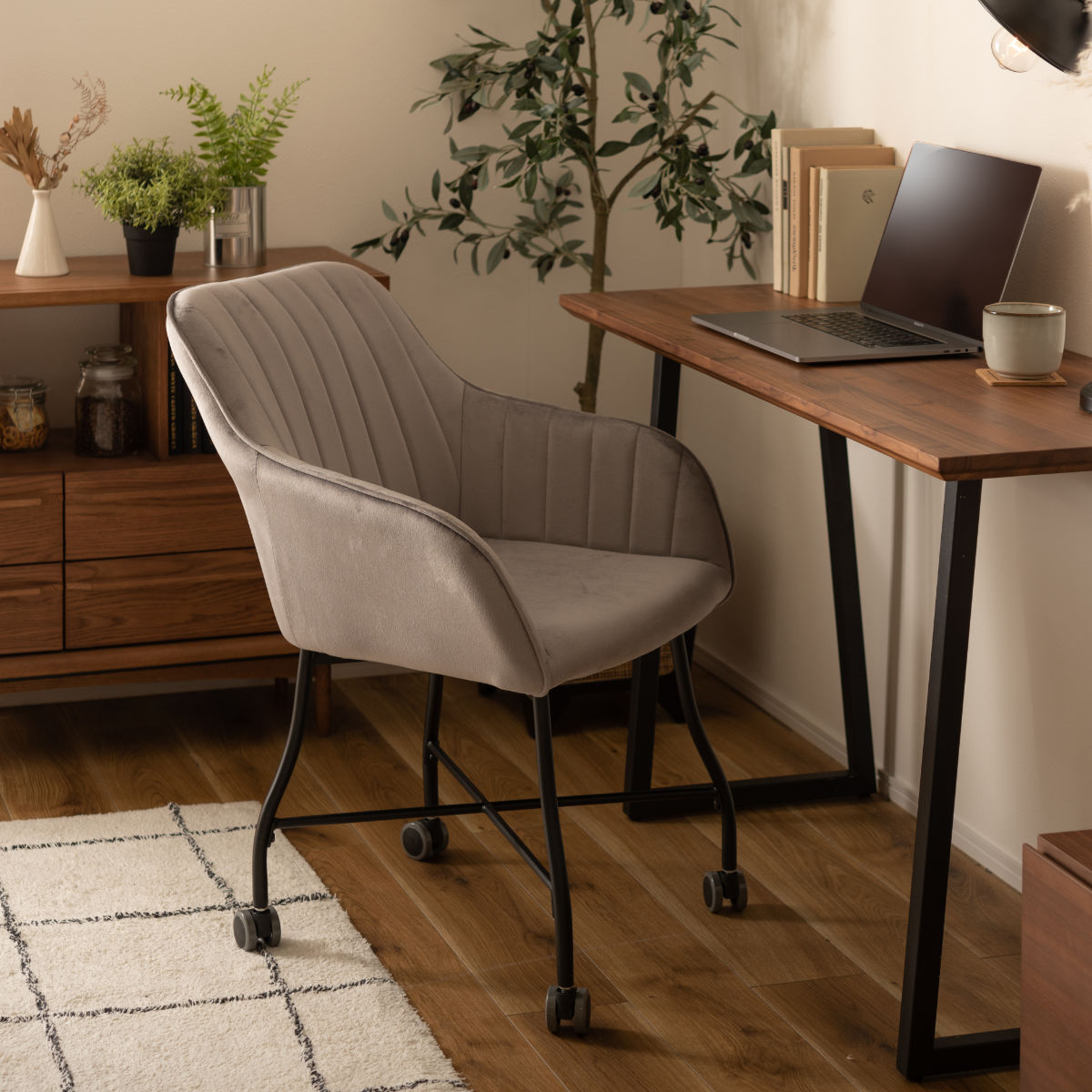 楽天市場】チェア 座面高46cm キャスター付き ベロア 肘掛け （ 送料