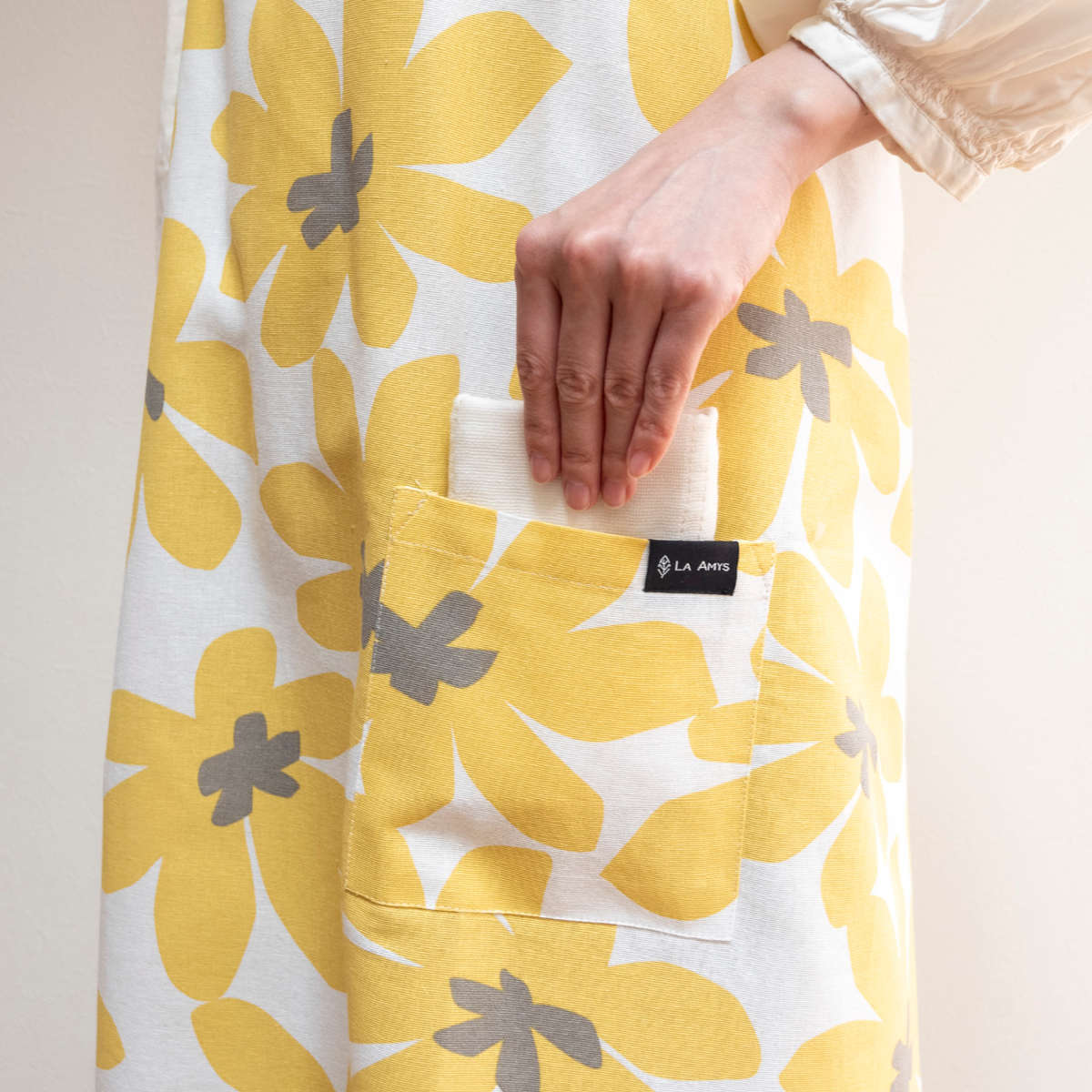 楽天市場】エプロン ラ・エミーズ クッカ ボタニカル 井上絵美 （ LA