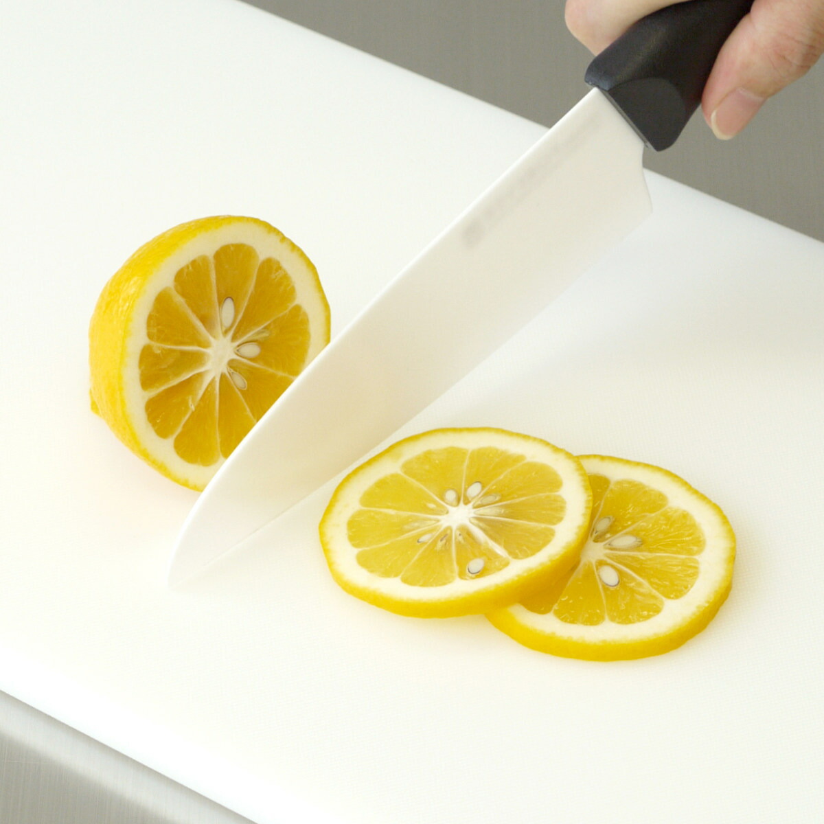 楽天市場】まな板 エラストマーやわらか抗菌まな板 EKW-M Mサイズ