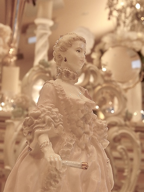 楽天市場】証明書付 コールポート ポンパドール夫人のフィギュリン