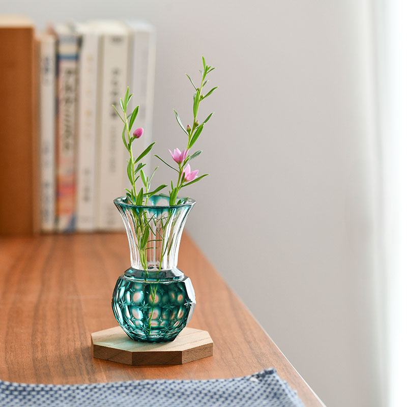 楽天市場】薩摩切子 花入れ 小 金赤 黄 藍 緑 創作 島津薩摩切子 薩摩