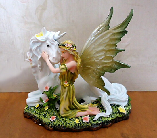 楽天市場】西洋彫刻 緑の翼のある妖精(フェアリー)と魔法のユニコーン