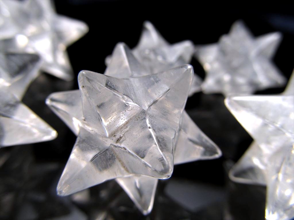 楽天市場】Mサイズ【水晶アステロイド(小星型12面体)】幅約22mm-25mm