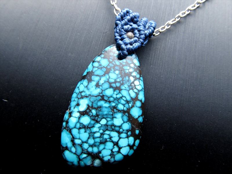 楽天市場】○4A 天然無着色 【スパイダーウェブターコイズ ペンダント