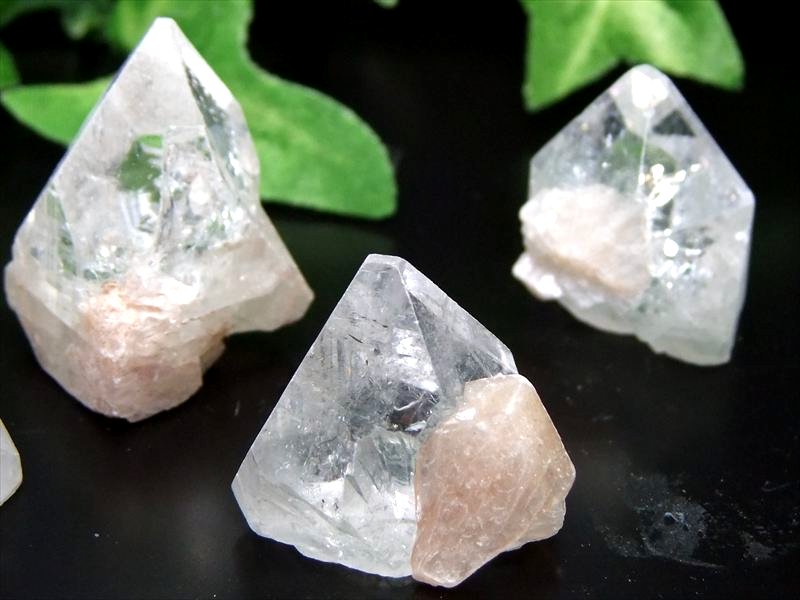 楽天市場】○セット売り【アポフィライト(魚眼石) 結晶ポイント 50g