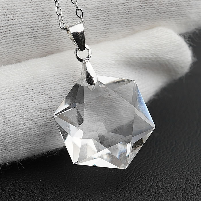 楽天市場】【高品質】天然水晶 六芒星 ヘキサゴン ペンダントトップ