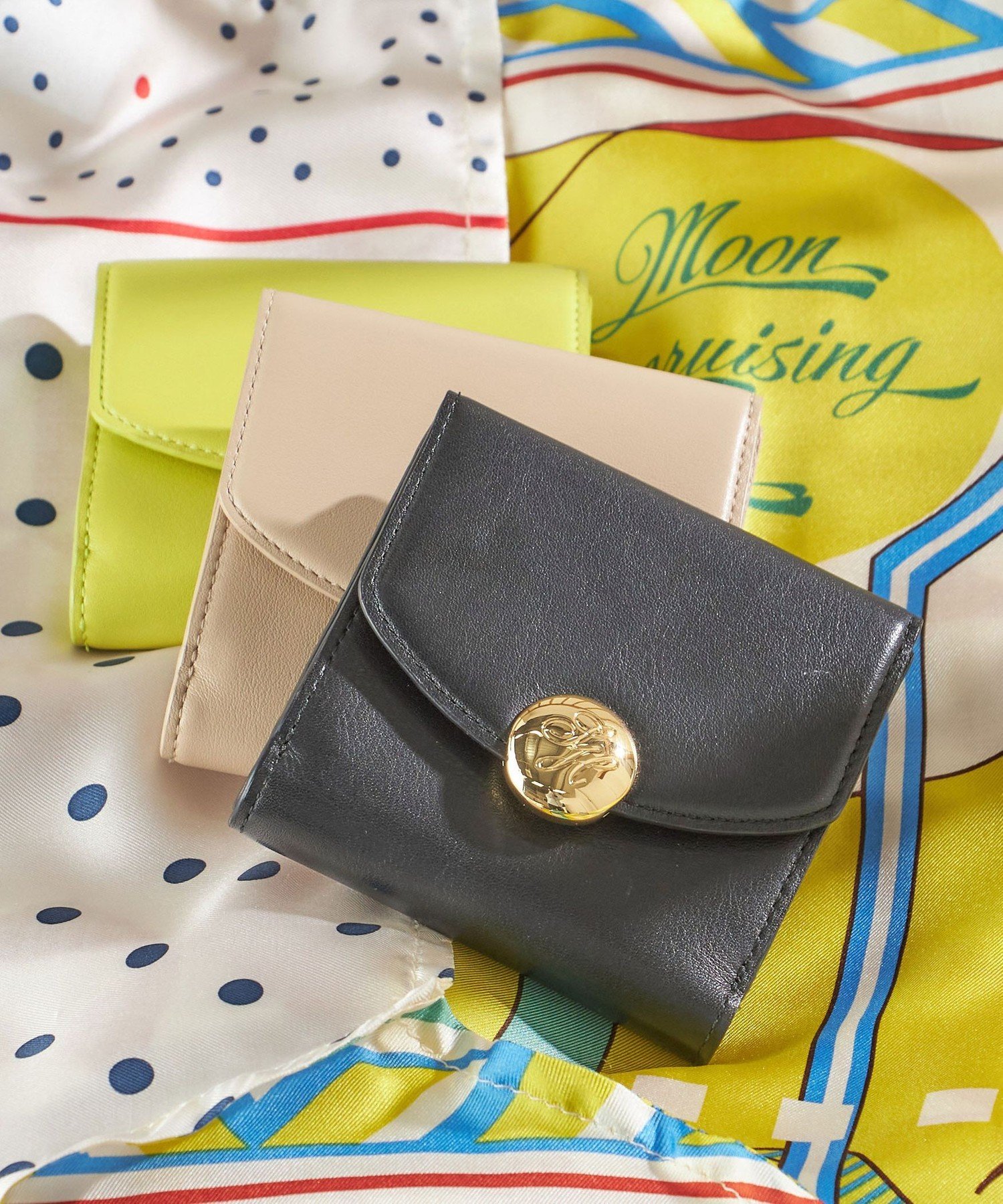 SHIPS｜イタリアンレザー ゴールドパーツ 二つ折り 財布 | Rakuten