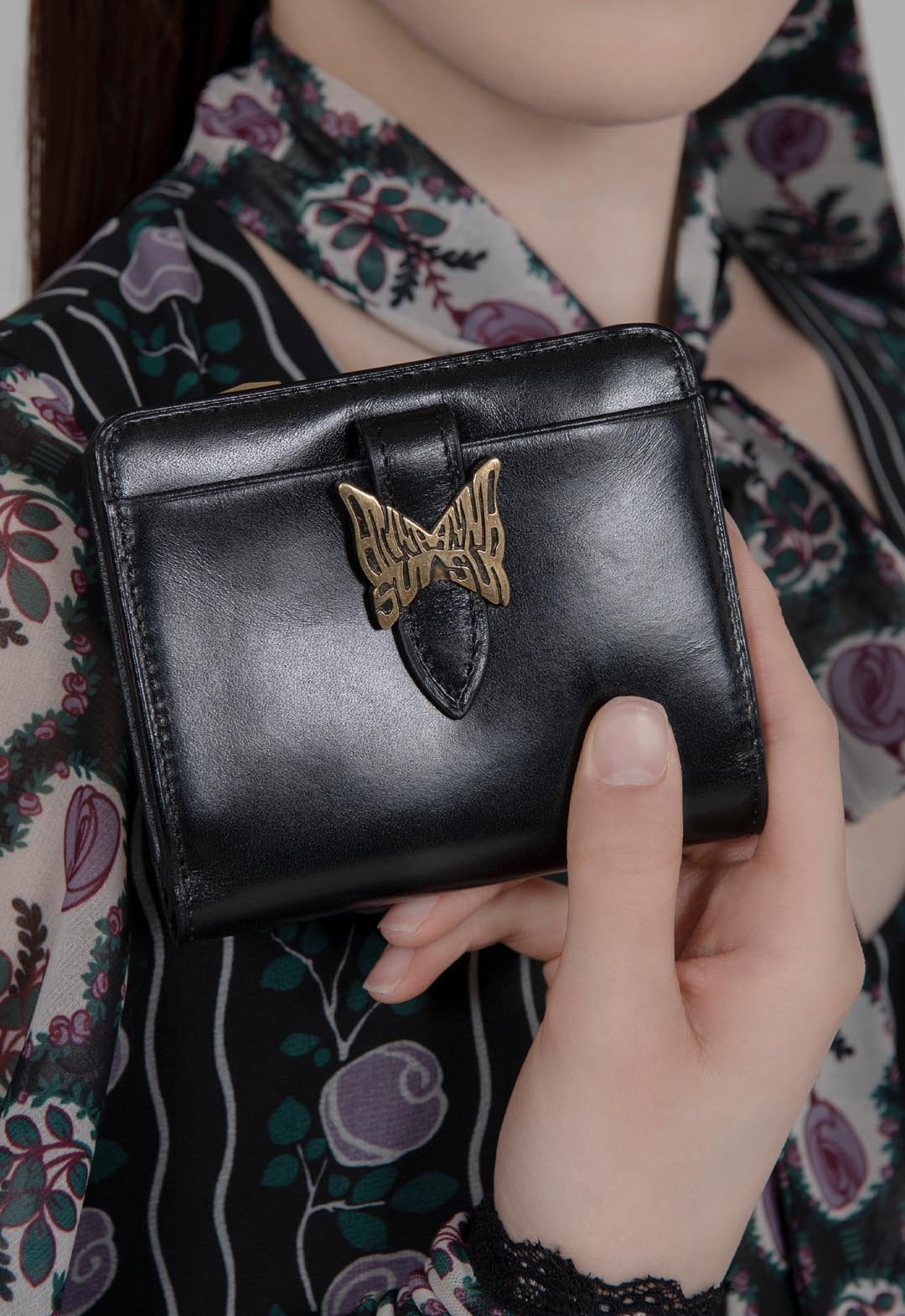 ANNA SUI｜【再入荷】ANNASUI/アナスイ バタフライロゴ Lファスナー二