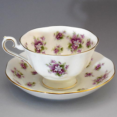 楽天市場】ロイヤルアルバート Royal Albert ヴィンテェージ 1966年