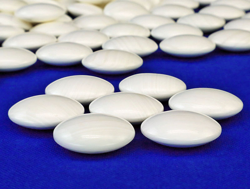 楽天市場】高級碁石 日向特産蛤碁石 30号 雪印(厚み8.0mm) ※証明書付き