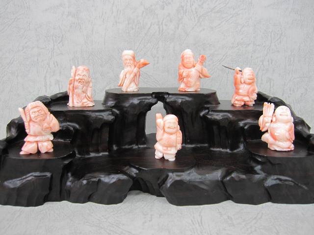 楽天市場】ピンク珊瑚 七福神の置物 黒檀台 希少 宝石サンゴ 珊瑚婚