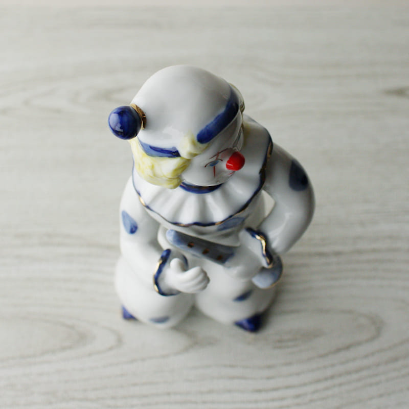 楽天市場】【アウトレット】陶磁器人形「ピエロ」 [ 高さ17.5cm