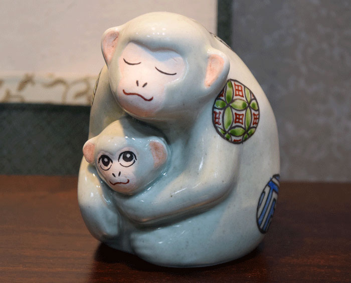 楽天市場】有田焼 円左エ門窯干支置物・申「親子猿」 : せともの屋みさ伝