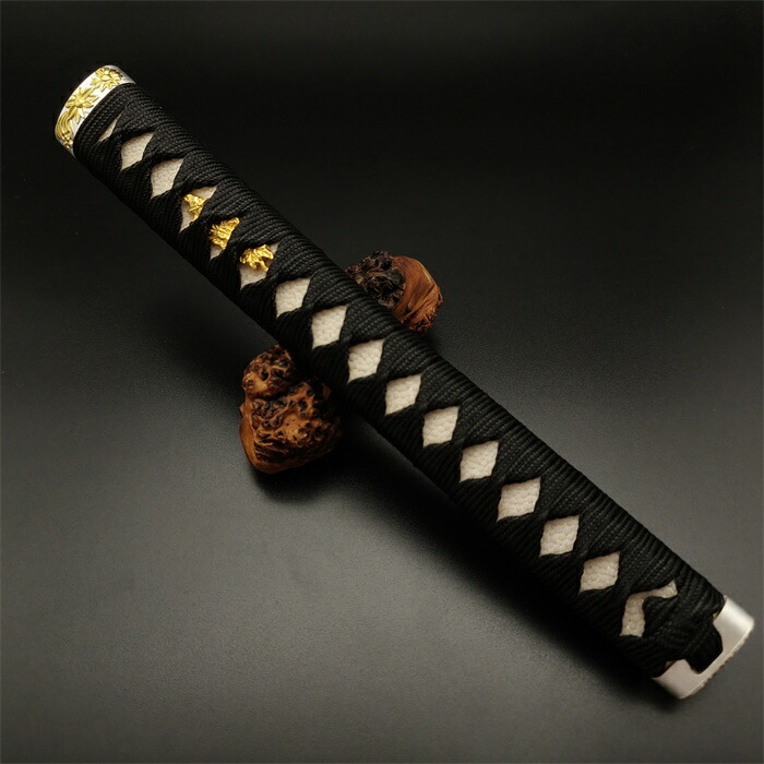 楽天市場】日本刀装具 大刀柄 新品 長約30CM 花縁頭 牡丹目貫 白本鮫皮