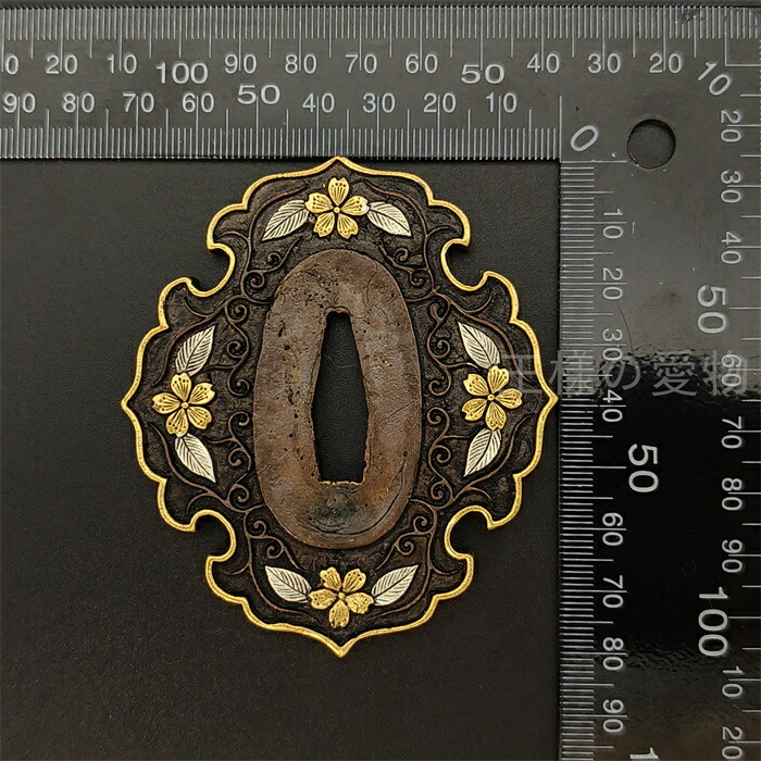 楽天市場】日本刀装具 刀鍔 唐草桜図 銅地 金工 細工 鍔 つば 居合用