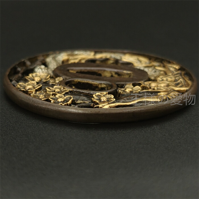 楽天市場】日本刀装具 桜龍の図 刀鍔 銅地 細工 絵金銀 鍔 刀の鍔 ツバ