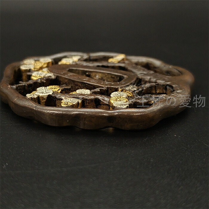 楽天市場】日本刀装具 刀鍔 松図 銅地 金工 細工 鍔 つば 居合用 刀剣