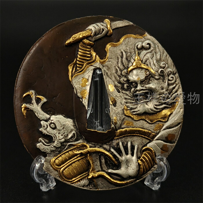 鉄地 透かし彫刻 刀鍔 85g 金工細密彫刻 刀装具 日本刀装具 刀剣美術