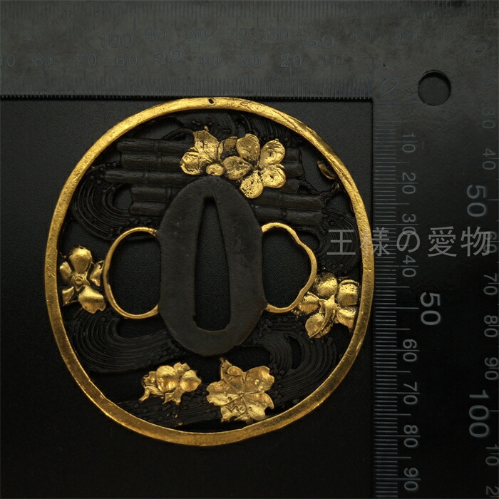 楽天市場】日本刀装具 刀鍔 流れ水桜図 銅地 金工 細工 鍔 つば 居合用