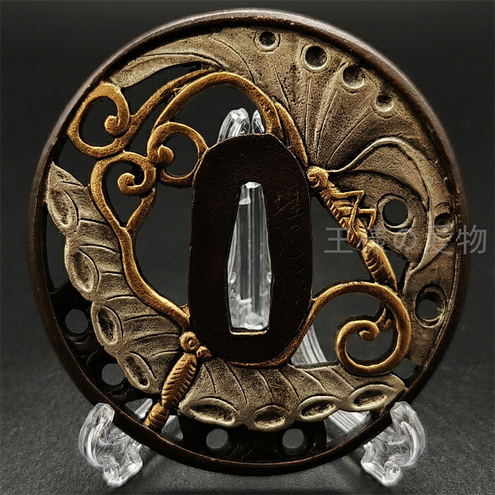 楽天市場】日本刀装具 刀鍔 双蝶図 銅地 金工 細工 鍔 つば 居合用