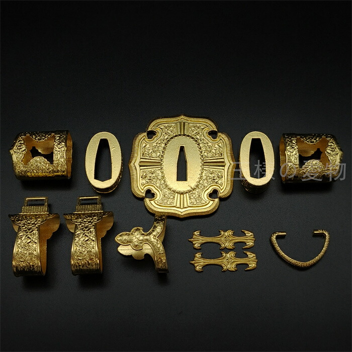 楽天市場】日本刀装具 太刀拵金具セット 金色 刀鍔 縁頭 目貫 切羽 二