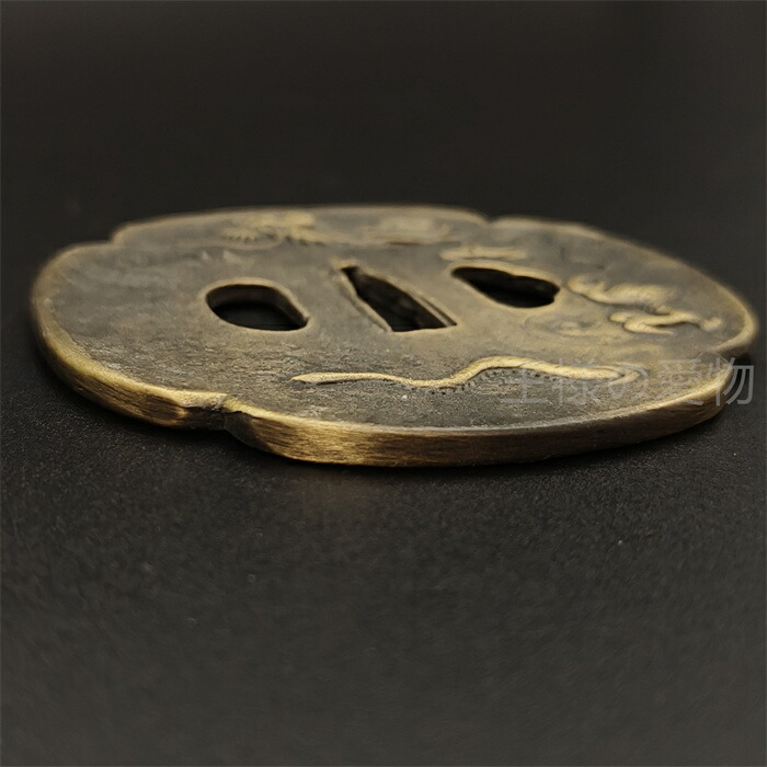 楽天市場】日本刀装具 刀鍔 雲龍図 合金製 金工 細工 鍔 つば 居合用